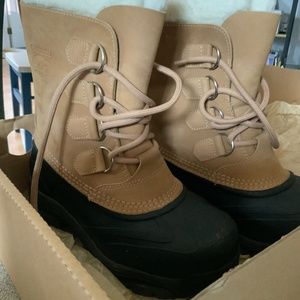 Sorel NIB Caribou Boot Buff Sherpa Lining